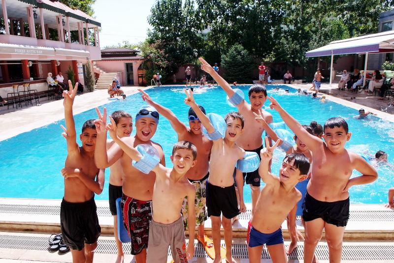 110-土耳其-啊迪亞曼-游泳池傍的天使們