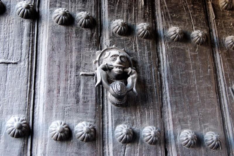 057-瓜達瓜哈拉-大教堂-大門-敲門器特寫
