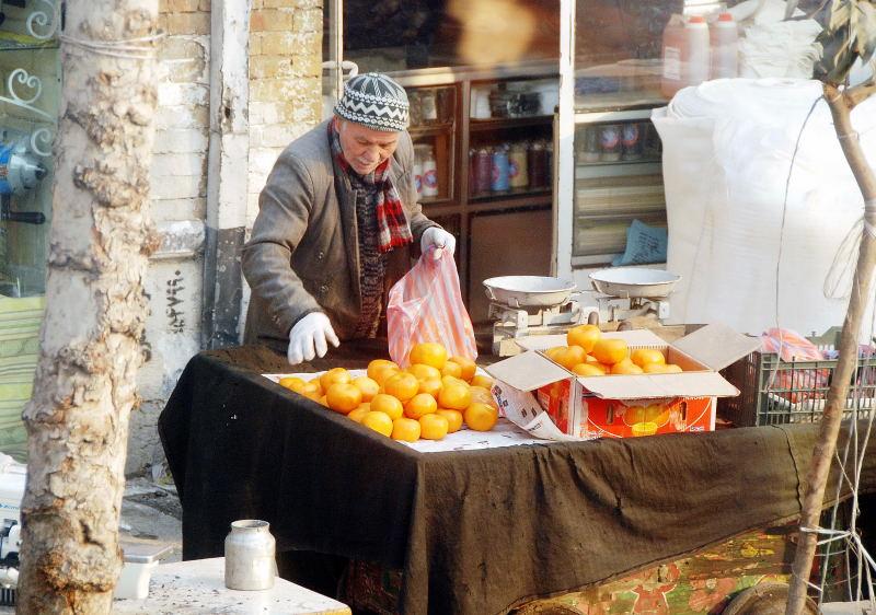0135--車拍-德黑蘭-街景.水果攤