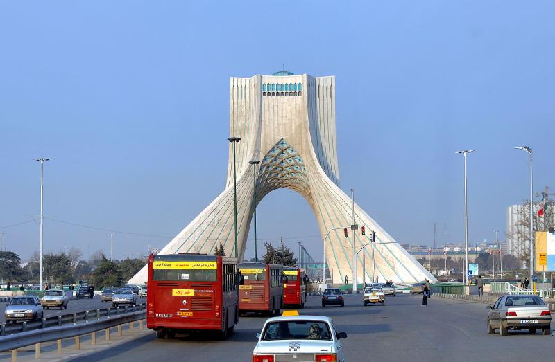 0149--車拍-德黑蘭-2500年紀念碑.JPG