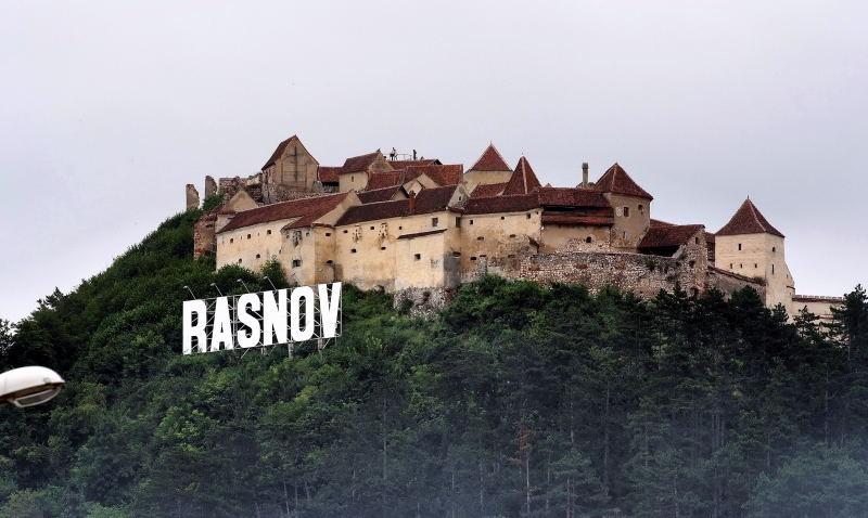 859-喀爾巴阡山-中世紀RASNOV城堡.JPG