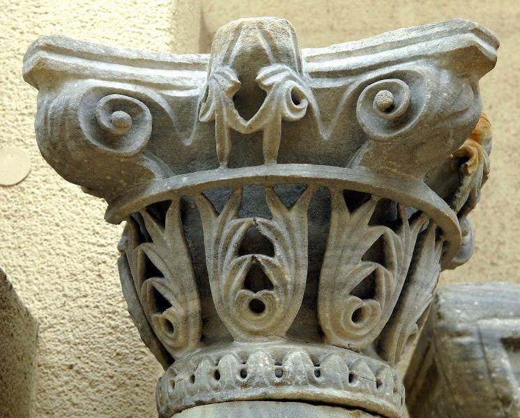 818-伊斯坦堡-考古博物館-神廟柱頭