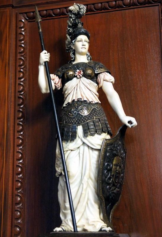 2592-佩雷斯城堡-內廳裝飾-雕刻希臘神.JPG