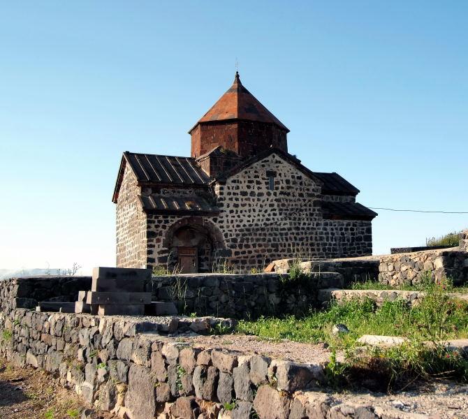 11379-斯凡湖-第六世紀教堂.JPG