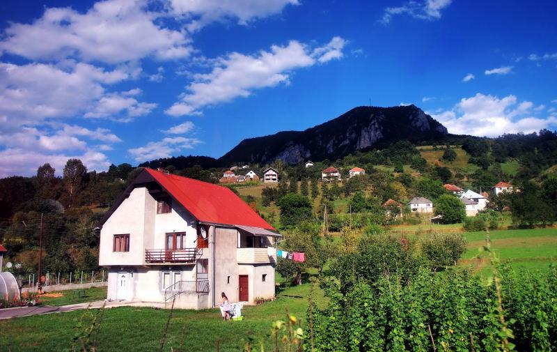6268-科索沃往黑山國-黑山的農村景觀.JPG