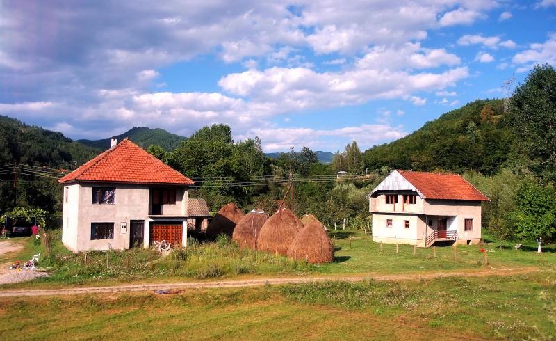 6272-科索沃往黑山國-黑山的農村景觀.JPG