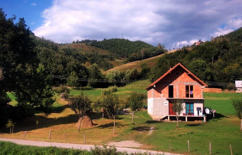 6280-科索沃往黑山國-黑山的農村景觀.JPG