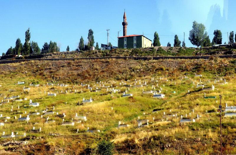 1126-東土耳其-卡爾斯市-山坡墓園