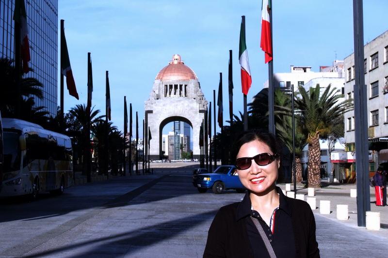 2515-墨西哥市-飯店往革命記念碑方向拍