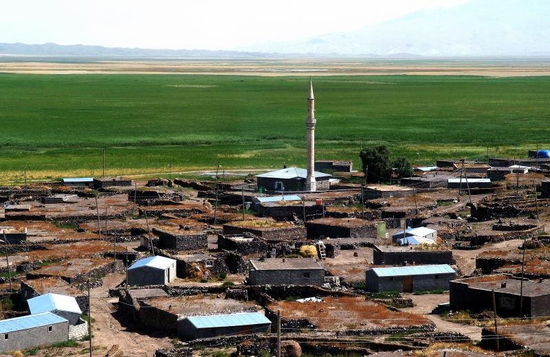 1629-東土耳其-多烏貝雅奇特-庫德族村落
