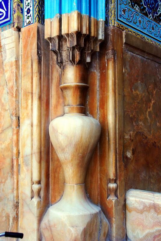 4902-伊斯法罕-伊瑪目清真寺-大門的大理石雕花.JPG
