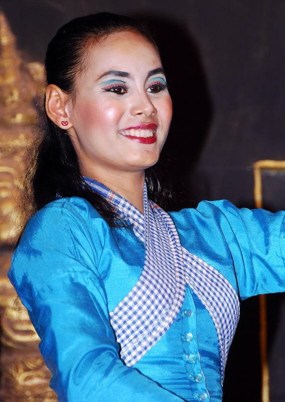 0997-柬埔寨的傳統歌舞.JPG