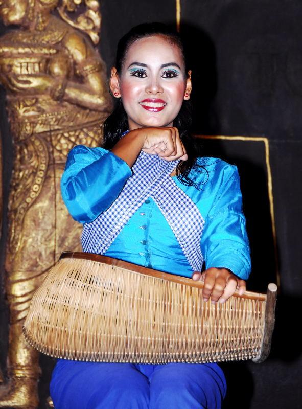 1090-柬埔寨的傳統歌舞.JPG