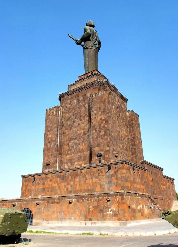 12521-亞美尼亞母親雕像.JPG