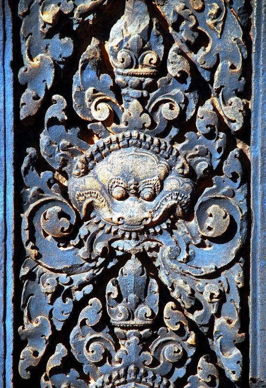 2336-女王宮-大門左邊門柱石雕特寫.JPG