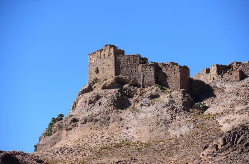 948-伊布-巴丹山脈的城堡.JPG