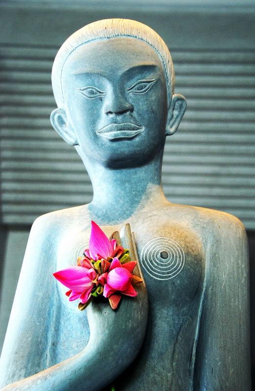 5273-和平飯店-高棉美女雕像