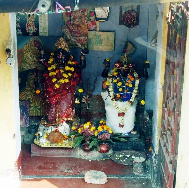 0765-加爾各達-印度教-小土地公廟.JPG