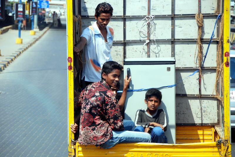 1070-孟買-卡車上的送貨員
