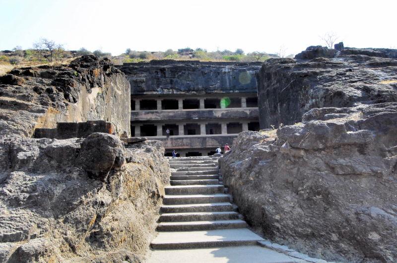 1826-愛羅拉石窟-佛教區-12號洞窟-3層石屋