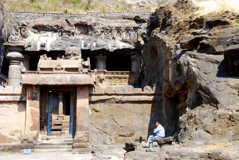 2005-愛羅拉石窟-32洞門口-耆那教