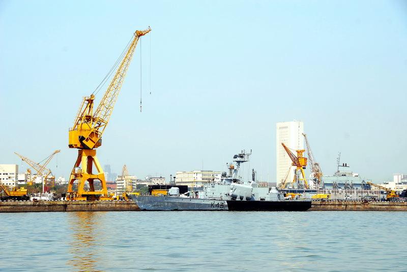 3702-孟買海域-印度軍艦.JPG