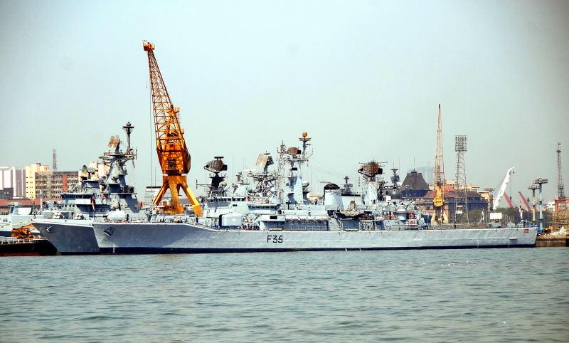 3704-孟買海域-印度軍艦.JPG