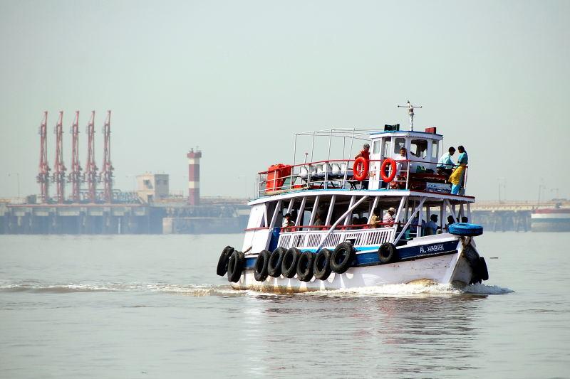 3705-孟買海域-往大象島的交通船.JPG