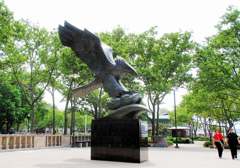 6238-紐約-中央公園.入口附近-雕像.JPG