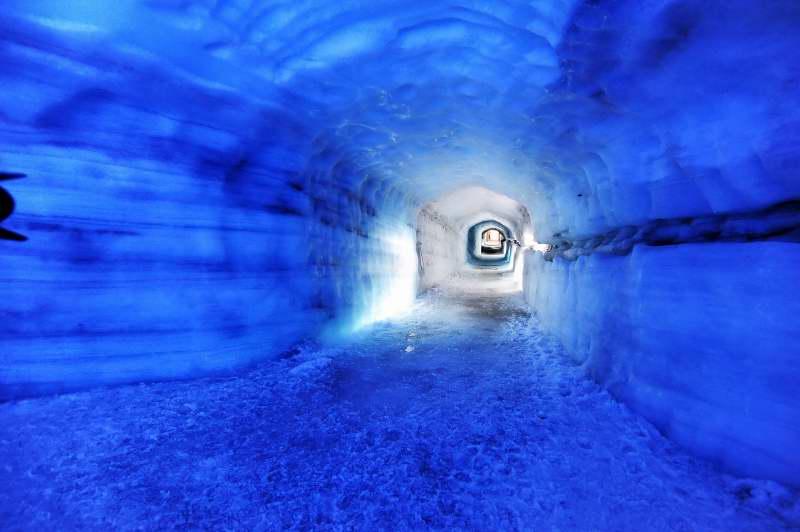 057-朗格冰川隧道