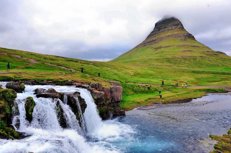 678-教堂山瀑布-冰島