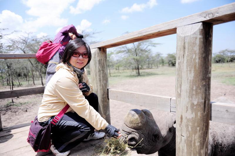 1314-肯亞-甜水區-黑犀牛保育區-餵食秀