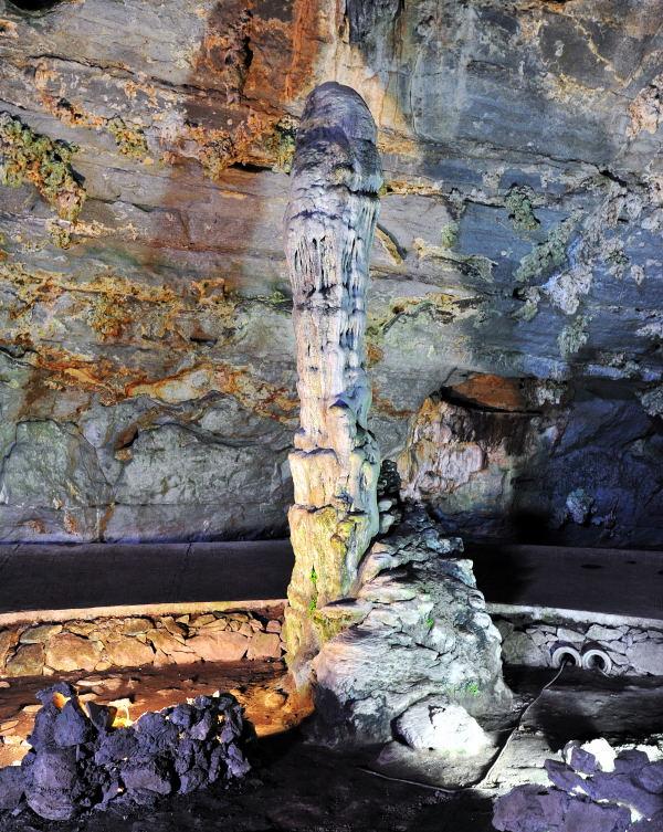 913-卡卡烏阿米虜帕鐘乳石洞.JPG