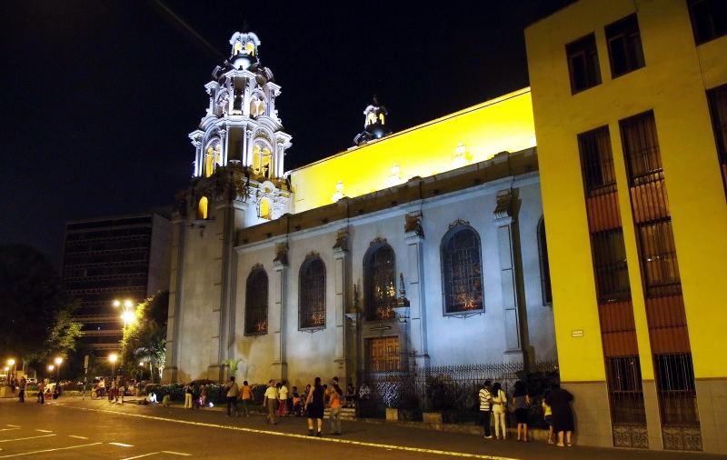 0308-祕魯-首都晚餐餐廳-旁邊教堂.JPG