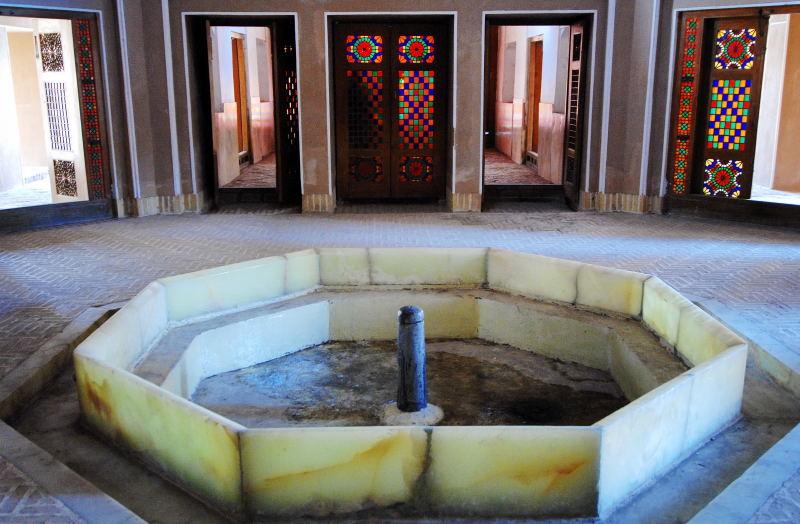 0487-雅茲德-荳拉塔巴特花園-客廳散熱用噴泉