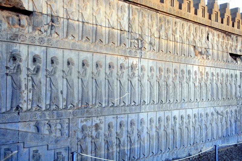 2439--波斯波利斯-大流士阿帕達納宮殿-雕像牆.JPG
