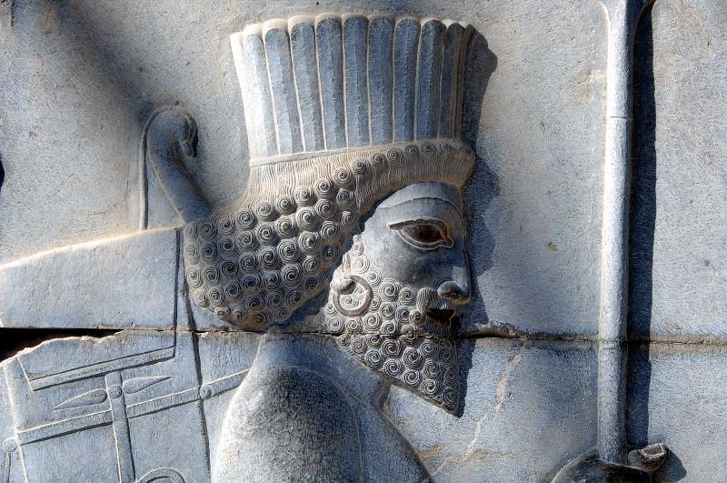 2548-波斯波利斯-大流士阿帕達納宮殿-戰士雕像.JPG