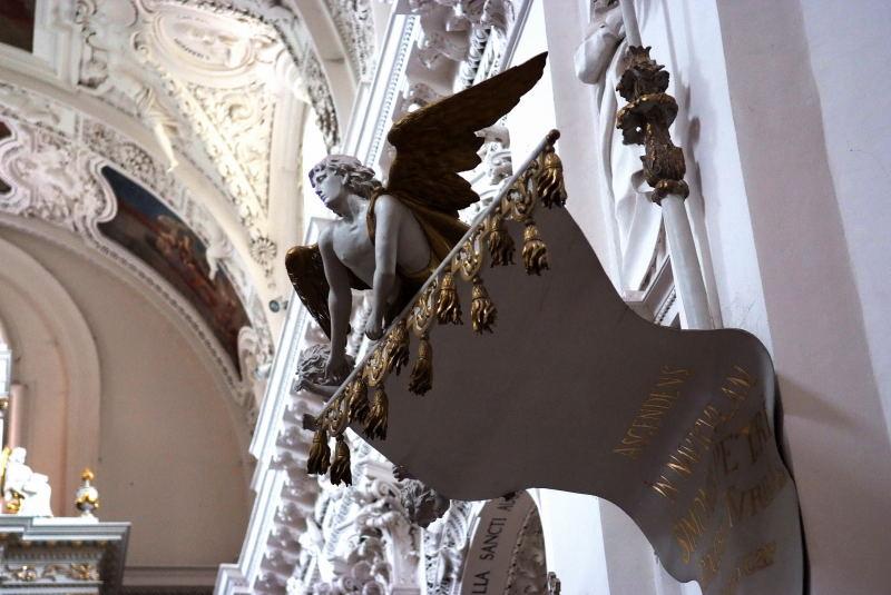 4135-聖彼得與聖保羅大教堂-凸出天使雕像.JPG