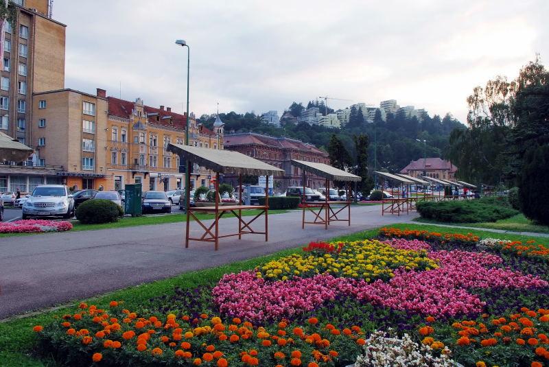 1498-布拉索夫旅館對面的小公園.JPG