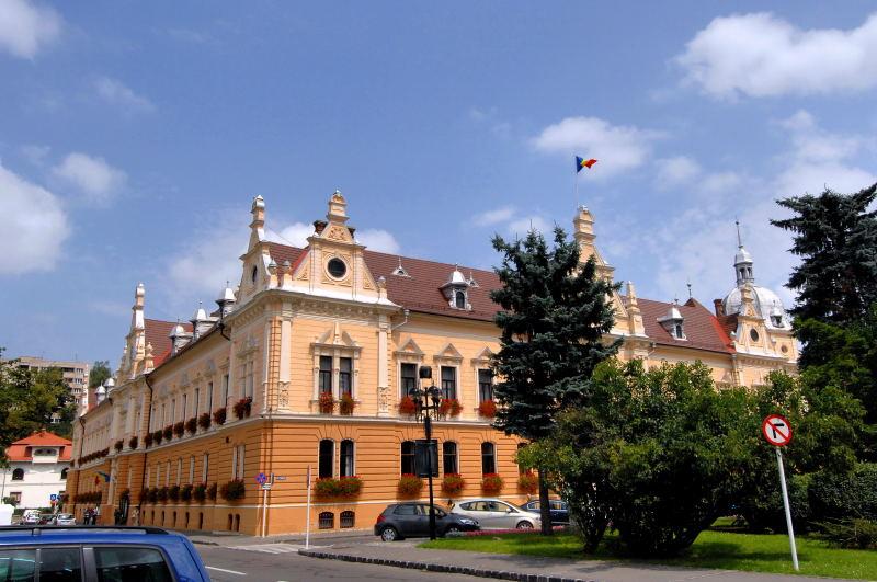 1534-布拉索夫旅館附近的經典建築物.JPG