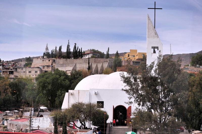 1645-墨西哥城-郊區景觀-新社區教堂
