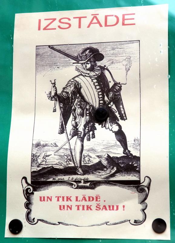 3595-里加-戰爭博物館前的海報