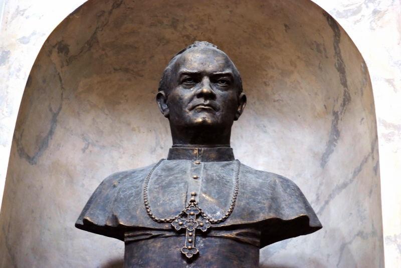 4960-維爾紐斯大教堂-教宗約翰保羅二世雕像.JPG