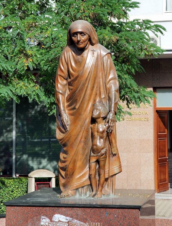 5953-科索沃-德瑞莎修女雕像.JPG