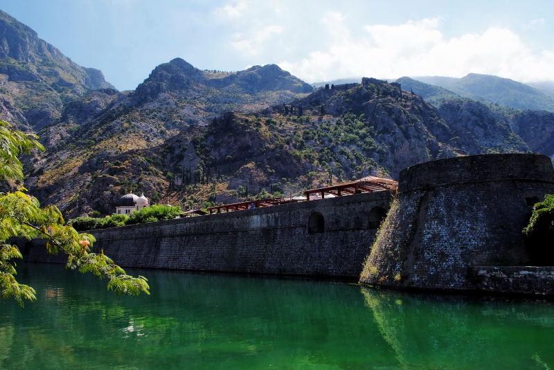 6697-黑山-柯托爾-舊城牆與護城河.JPG
