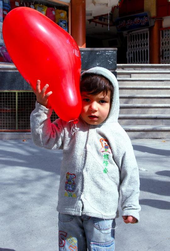 4247-伊斯法罕-拿氣球的小朋友.JPG