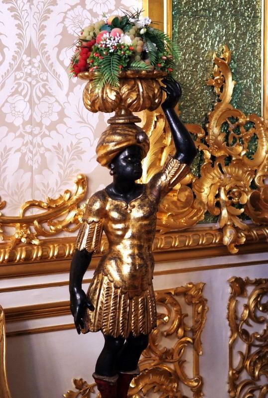 1187-凱薩琳宮-黑童裝飾.JPG