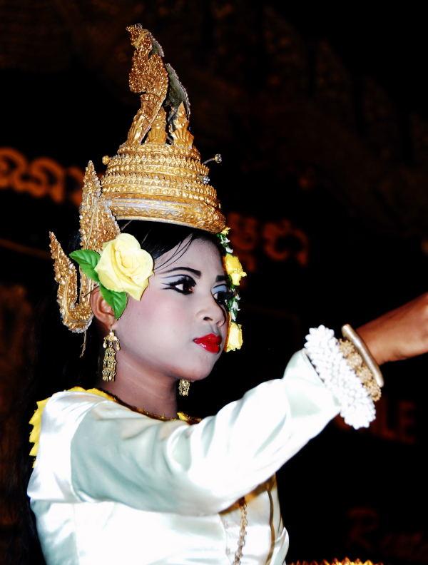 1025--柬埔寨的傳統歌舞.JPG