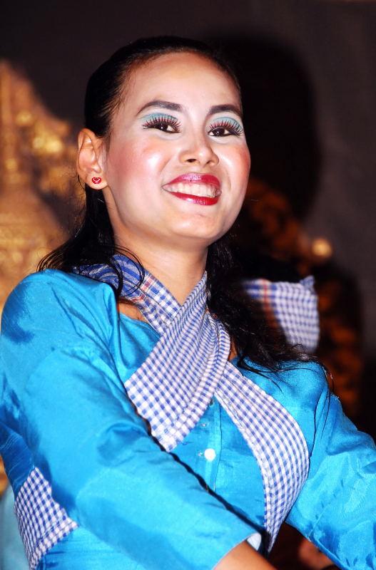 1085-柬埔寨的傳統歌舞