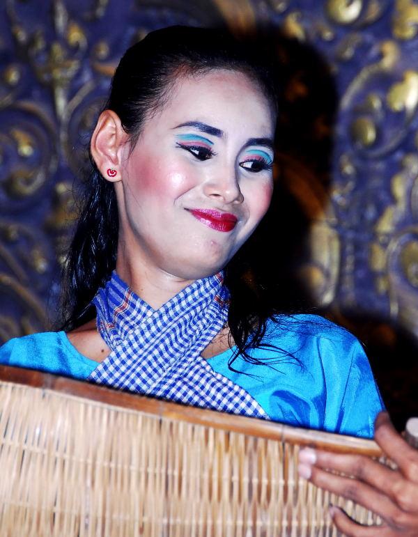 1088-柬埔寨的傳統歌舞.JPG